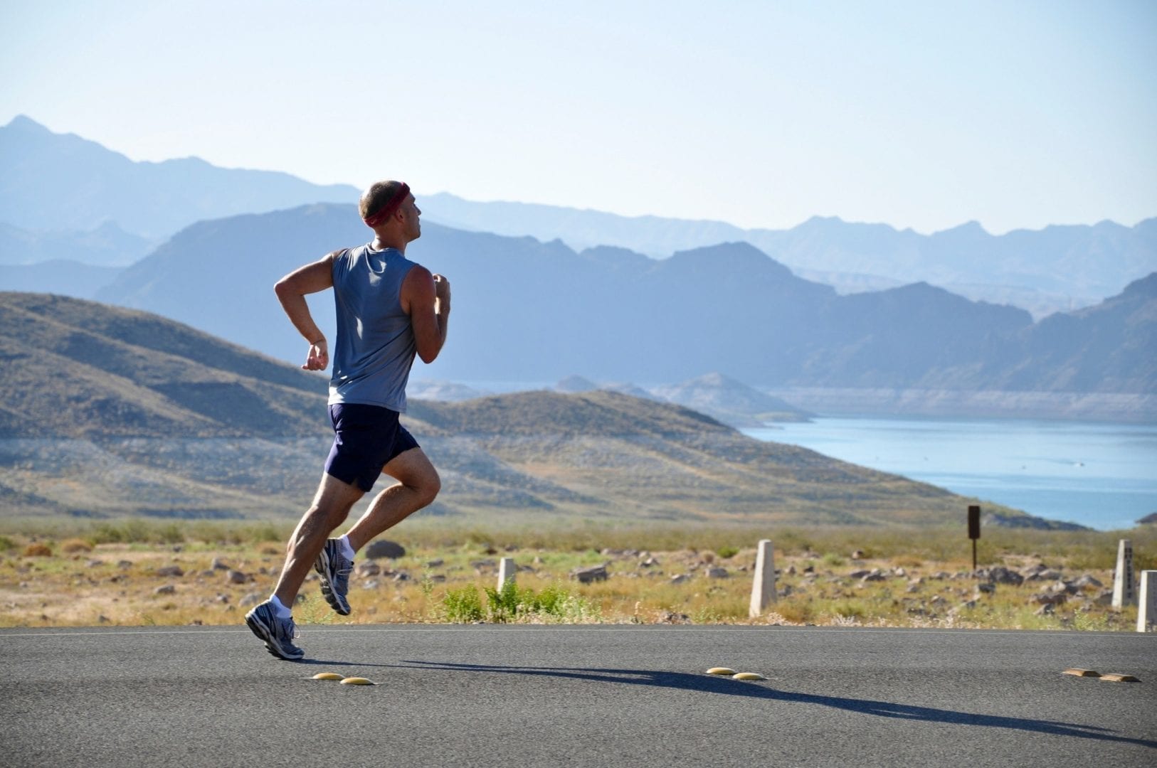 Sporten is goed voor je huid | man is aan het sporten, hardlopen